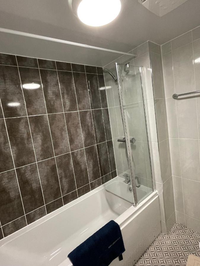 3 Bed House With Parking Near Airport Villa EDI Eksteriør billede