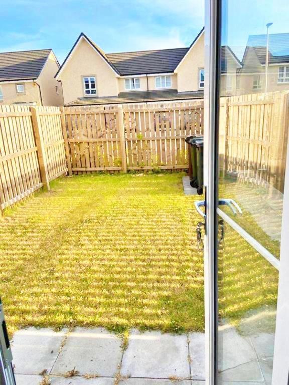 3 Bed House With Parking Near Airport Villa EDI Eksteriør billede