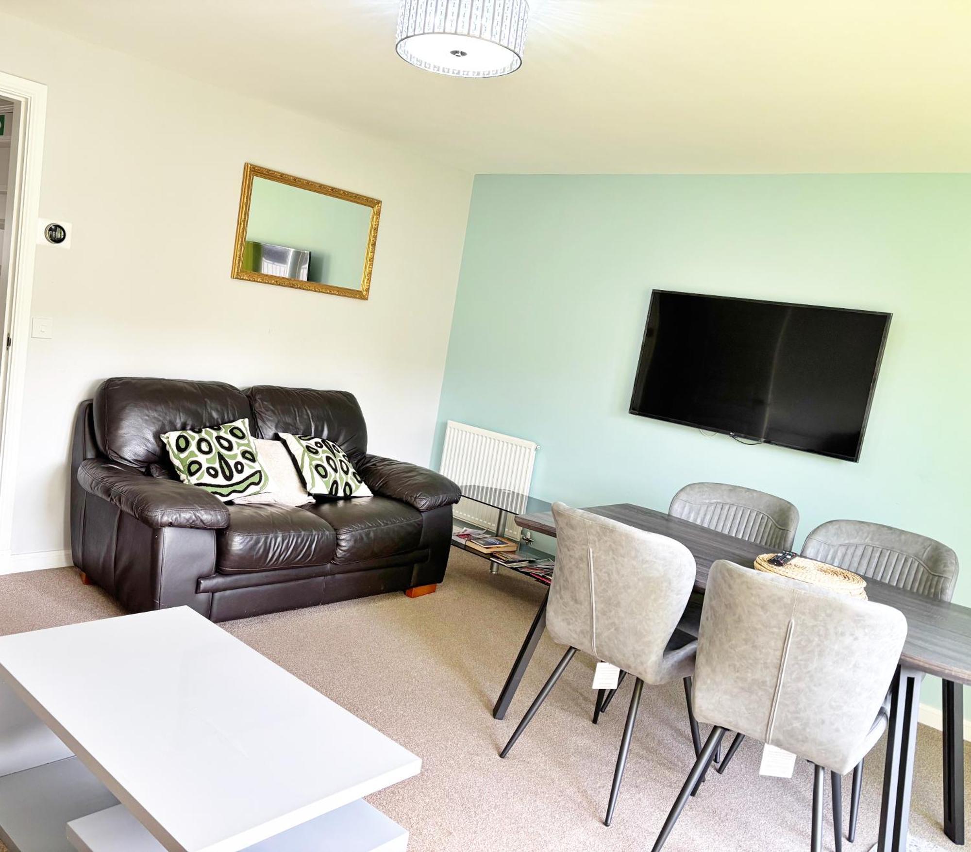 3 Bed House With Parking Near Airport Villa EDI Eksteriør billede