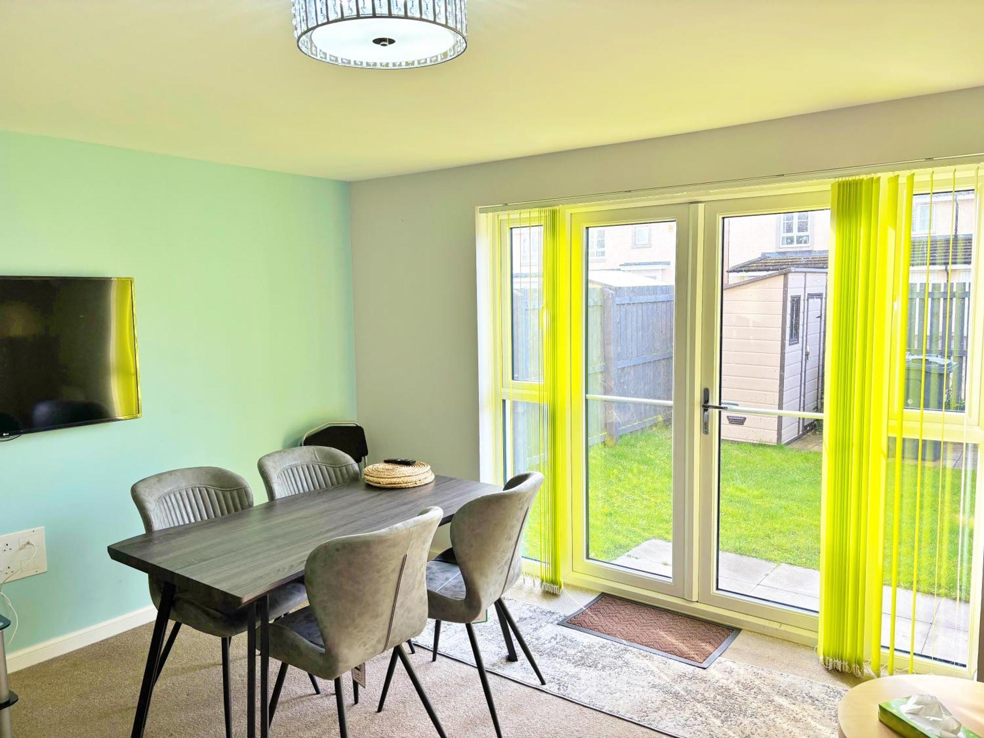 3 Bed House With Parking Near Airport Villa EDI Eksteriør billede