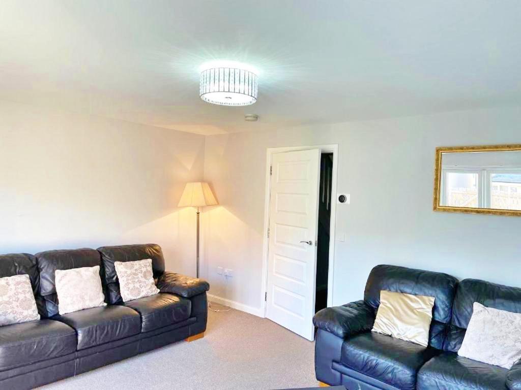 3 Bed House With Parking Near Airport Villa EDI Eksteriør billede